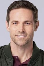 Dylan Bruce, photo 1